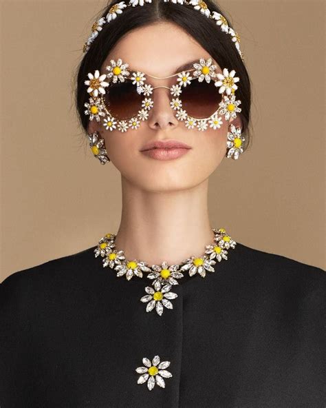 dolce gabbana daisy sunglasses